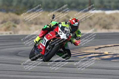 media/Oct-13-2025-Moto Forza (Mon) [[a66d839500]]/3-B Group/Session 3 (Turn 16)/